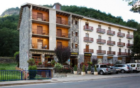  Hotel Latre  Брото